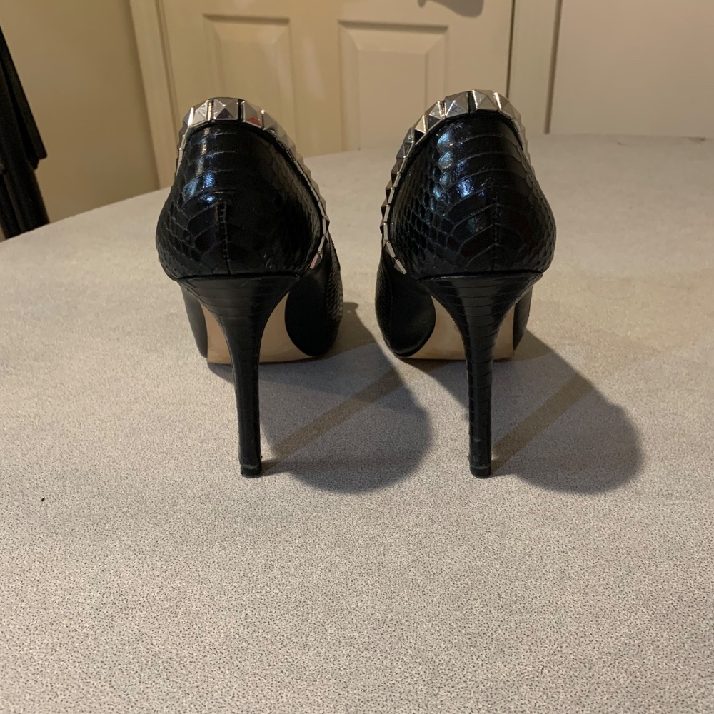Michael Kors Black Snakeprint Leather Platform Pumps sz 8.5 M - Picture 7 of 10